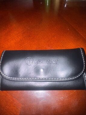 BH Cosmetics Black Faux Leather Brush Case